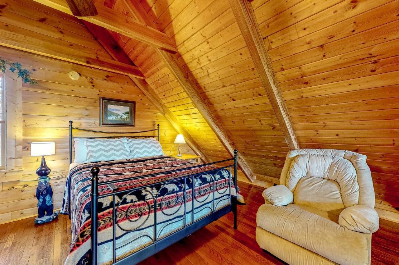 Lazy Bear Lodge 塞维尔维尔 外观 照片
